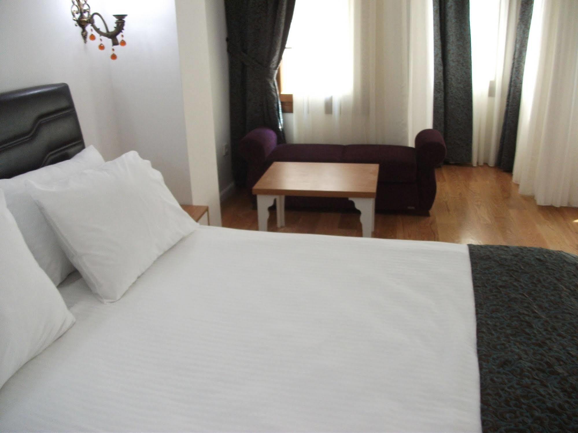 איסטמבול Jakaranda Hotel מראה חיצוני תמונה